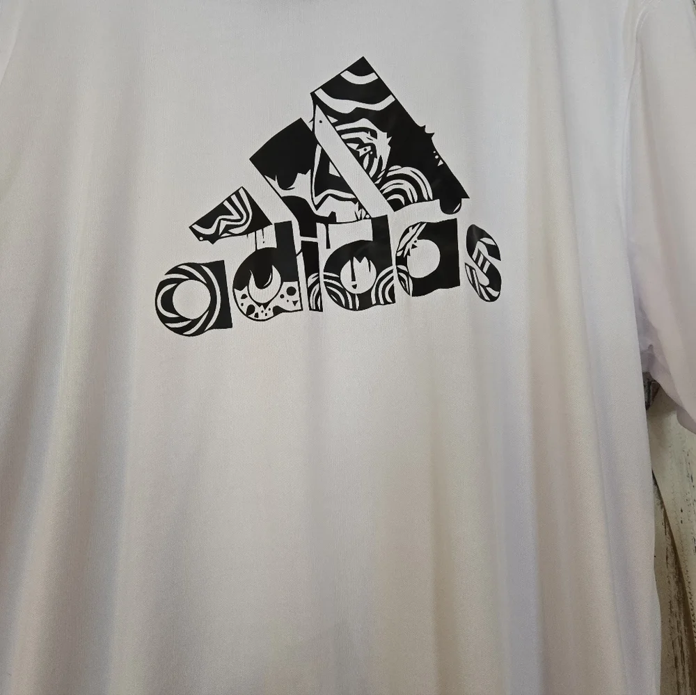 Adidas Men's White Tee with Black Graphic Adidas Xl NWT